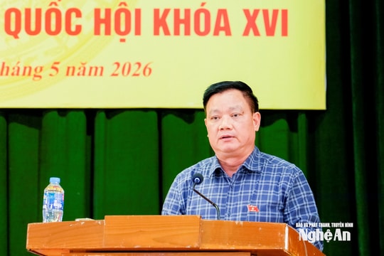 Giám đốc Học viện Chính trị Quốc gia Hồ Chí Minh và Bí thư Tỉnh ủy Nghệ An tiếp xúc cử tri xã Hưng Nguyên