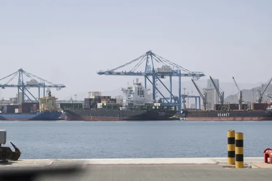Iran triển khai tên lửa và UAV tại eo biển Hormuz, bác bỏ thông tin bị Mỹ đánh chìm tàu