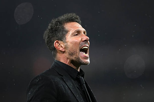 Diego Simeone và bài toán tài chính: Sự lạc hậu của Atletico Madrid trước Arsenal