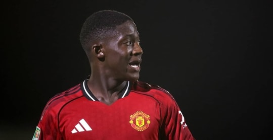 Sai lầm của Ruben Amorim suýt khiến Manchester United mất Kobbie Mainoo vào tay Arsenal