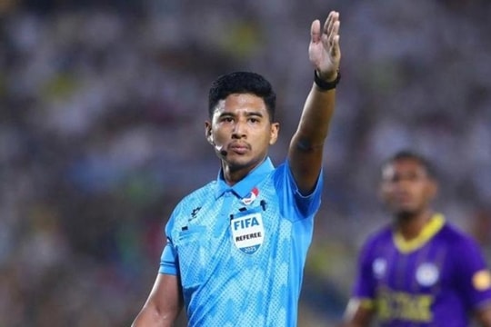 V-League mời trọng tài FIFA Malaysia điều hành các trận cầu 'sinh tử' vòng 22
