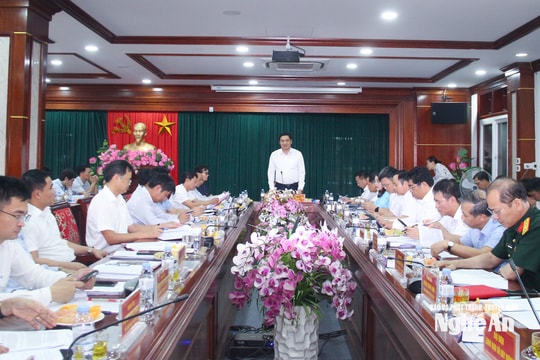 Đồng chí Hoàng Nghĩa Hiếu làm việc với 9 xã vùng trọng điểm lúa của tỉnh