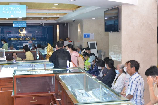Giá vàng hôm nay 8/5/2026: Bảng giá vàng SJC, nhẫn 9999, vàng 24K 18K và giá vàng thế giới