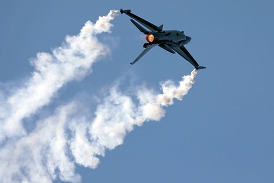 Tiêm kích F-16 Ukraine thoát hiểm trước tên lửa R-77 Nga nhờ kỹ thuật Nightingale