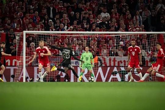 Thảm hại và bạc nhược: Bayern Munich tan mộng Champions League trước PSG