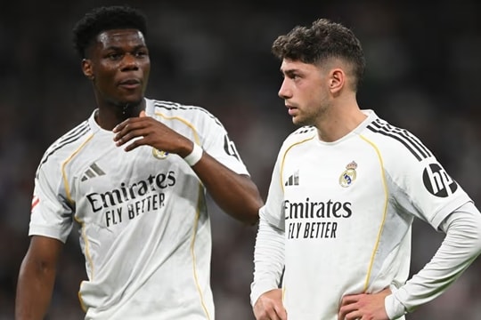 Aurelien Tchouameni xô xát với Valverde, mở đường gia nhập Manchester United