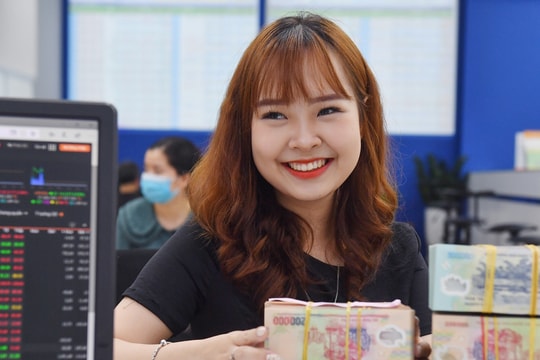 Lãi suất ngân hàng hôm nay 7/5/2026: Huy động hạ nhiệt, thanh khoản hệ thống vẫn chịu áp lực