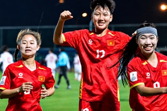 U17 nữ Việt Nam vào tứ kết châu Á sau hai siêu phẩm đá phạt trước Myanmar