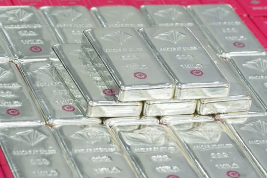 Giá bạc hôm nay 8/5/2026: Bạc thỏi cán mốc 82 triệu/kg
