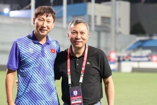 HLV Kim Sang-sik và Chủ tịch VFF sang Saudi Arabia dự lễ bốc thăm Asian Cup 2027