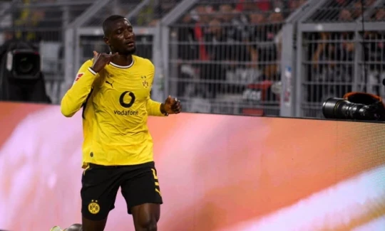 Dortmund ngược dòng hạ Frankfurt 3-2: Bản lĩnh tại Signal Iduna Park