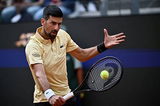 Cú sốc tại Rome Open: Dino Prizmic ngược dòng loại Novak Djokovic sau 3 set kịch tính