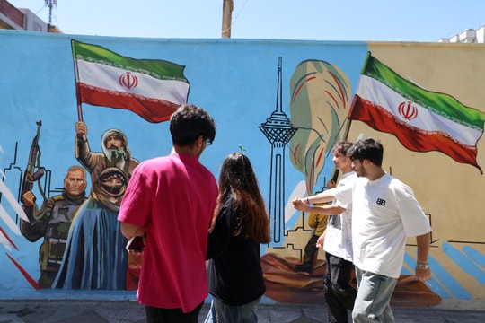 Ông Trump bác bỏ các điều khoản hòa bình của Iran, Tehran cảnh báo về các cuộc tấn công mới