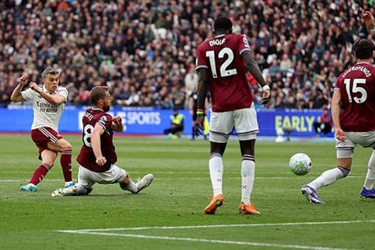 Arsenal đánh bại West Ham 1-0: Bản lĩnh nhà vô địch và khoảnh khắc của Trossard