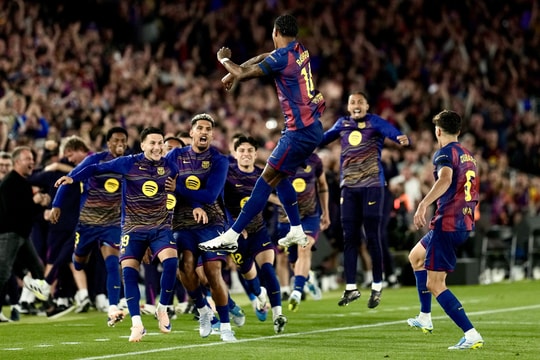 Barcelona hạ Real Madrid 2-0: Hansi Flick đưa 'Gã khổng lồ' lên ngôi vương La Liga sớm 3 vòng