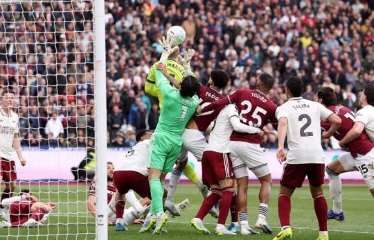 Arsenal thắng West Ham 1-0: VAR định đoạt bước ngoặt cuộc đua vô địch