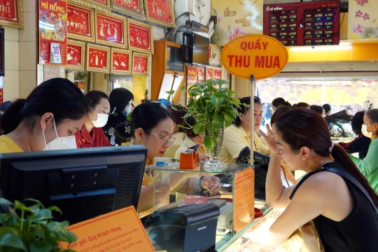 Giá vàng chiều nay 12/5/2026: Giá vàng SJC, nhẫn 9999 và giá vàng thế giới