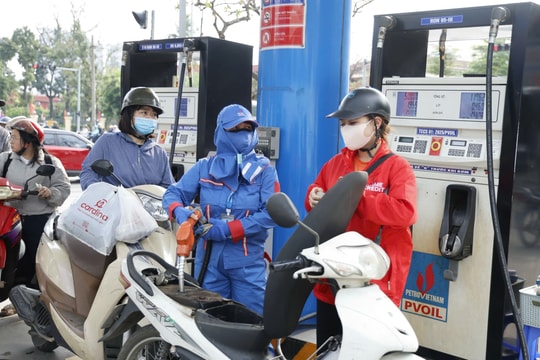 Giá xăng dầu hôm nay 13/5: Bảng giá xăng dầu Petrolimex, PVOIL, Mipec, Thalexim