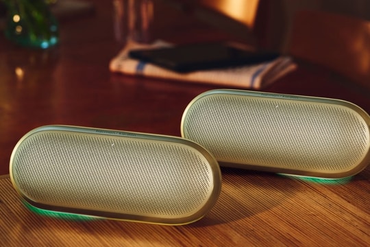 Harman Kardon Luna 2 ra mắt: Tích hợp công nghệ AI Sound Boost và nâng cấp kết nối Wi-Fi cho dòng Aura Studio