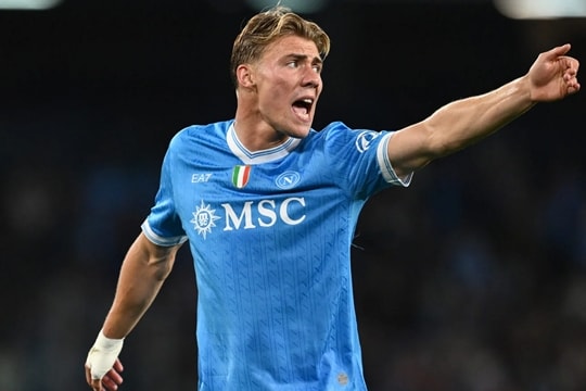 Nguy cơ mất 38 triệu bảng, Man Utd nín thở chờ tấm vé Champions League của Napoli