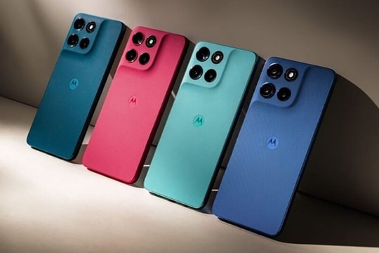 Loạt điện thoại Motorola pin 7000 mAh bền chuẩn quân đội giá từ 2,89 triệu đồng