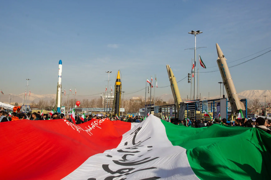 Tình báo Mỹ: Iran bảo toàn 70% kho tên lửa và bệ phóng tại eo biển Hormuz
