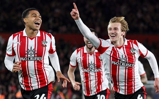 Shea Charles và bản lý lịch 20 triệu bảng: Giải pháp hoàn hảo cho tuyến giữa Man Utd?
