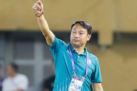 Nam Định dồn lực ngược dòng trước Selangor; Hà Nội FC nhận tổn thất lớn tại V-League