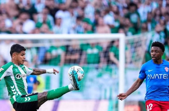 Real Betis chính thức giành vé dự Champions League sau chiến thắng kịch tính trước Elche