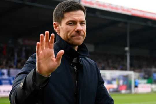 Xabi Alonso trước ngã rẽ lịch sử: Chelsea hay sự kiên nhẫn dành cho Liverpool?