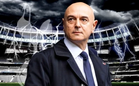 Daniel Levy bàng hoàng khi Tottenham Hotspur đối mặt nguy cơ xuống hạng Ngoại hạng Anh