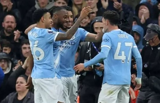 Man City hạ Crystal Palace 3-0: Áp lực nghẹt thở dồn về phía Arsenal