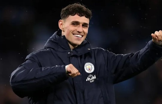 Phil Foden rực sáng giúp Man City bám đuổi Arsenal trong cuộc đua vô địch