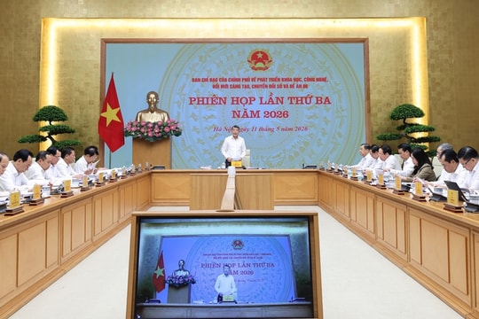 Phát triển đồng bộ hạ tầng số, chuyển đổi số toàn diện, tạo thuận lợi tối đa cho người dân, doanh nghiệp