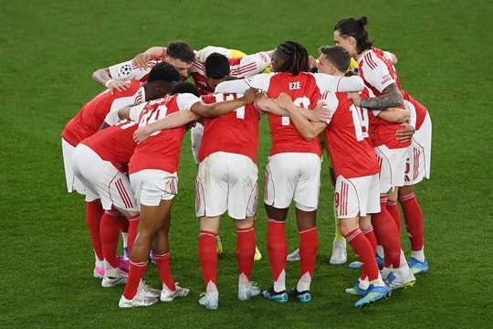 Nhân viên Arsenal phẫn nộ vì phải trả 859 bảng dự chung kết Champions League