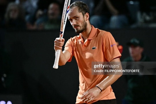 Medvedev ngược dòng nghẹt thở trước Landaluce, đại chiến Sinner tại bán kết Rome Open