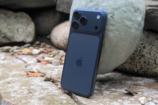 Elon Musk tiếp tục sử dụng iPhone 17 Pro Max làm thiết bị liên lạc chính