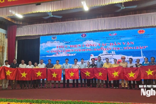Cảnh sát biển đồng hành với đồng bào dân tộc, tôn giáo tại Nghệ An