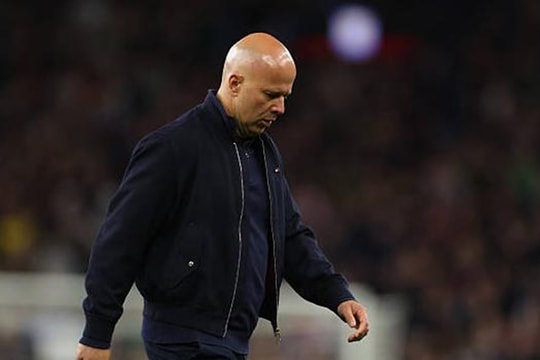 Khủng hoảng tại Anfield: Arne Slot và nguy cơ sụp đổ của đế chế Liverpool