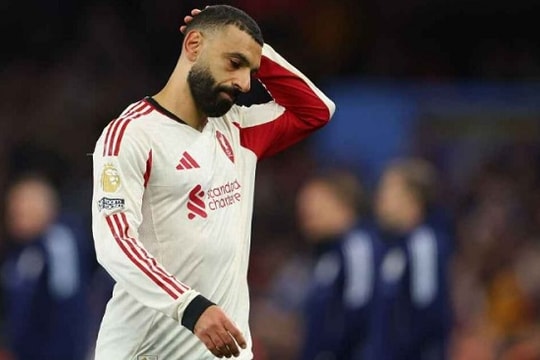 Liverpool thua Aston Villa 2-4: Hồi chuông báo động cho Arne Slot tại Villa Park