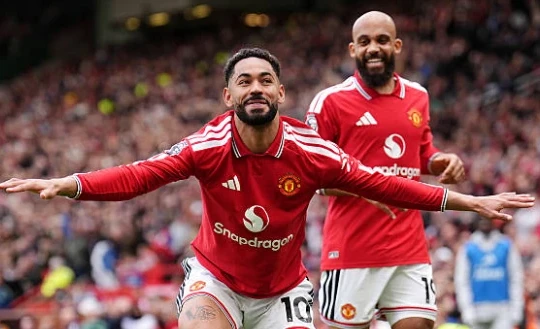 Manchester United thắng kịch tính 3-2 trong ngày Bruno Fernandes san bằng kỷ lục lịch sử