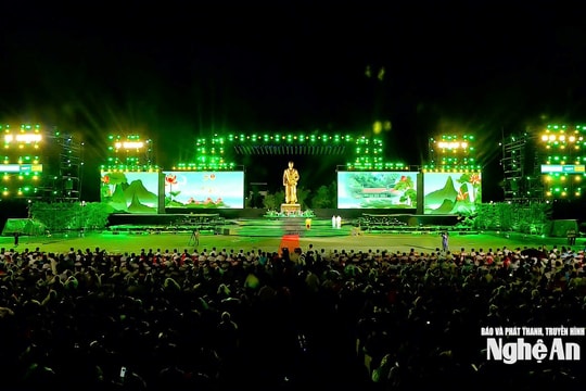 Trực tiếp: Chương trình nghệ thuật đặc biệt khai mạc Lễ hội Làng Sen năm 2026