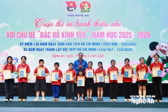 Hơn 100 em học sinh tham gia cuộc thi vẽ tranh thiếu nhi với chủ đề “Bác Hồ kính yêu”