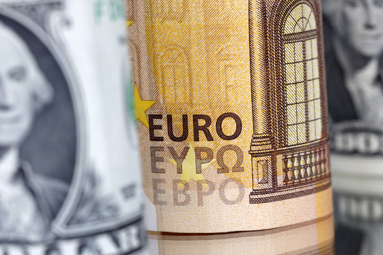 Đồng euro có thể đạt 1,23 USD/euro nhờ xu hướng phòng hộ tỷ giá