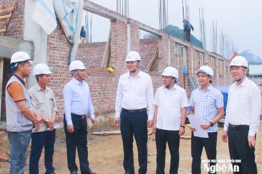Phó Bí thư Thường trực Tỉnh ủy Hoàng Nghĩa Hiếu làm việc với 6 xã miền núi trung du tuyến Quốc lộ 7