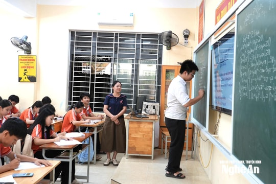 Sĩ tử lớp 9 "chạy đua" cùng thời gian