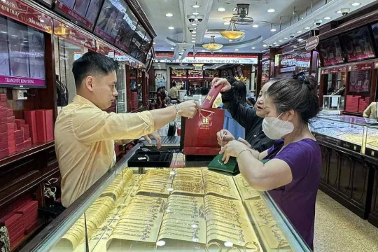 12:00 Cập nhật giá vàng trưa nay 20/5: SJC còn 162 triệu/lượng