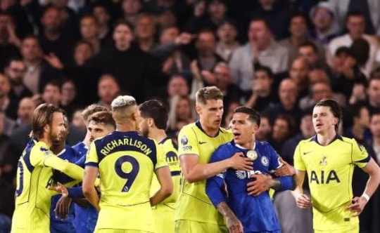 Chelsea thắng kịch tính Tottenham 2-1: Enzo Fernandez rực sáng thắp hy vọng dự cúp châu Âu