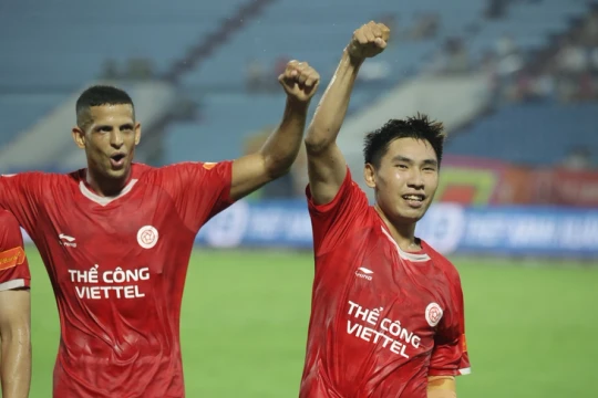 Thể Công Viettel có thể về Mỹ Đình và kỷ lục 700 thẻ phạt tại V-League