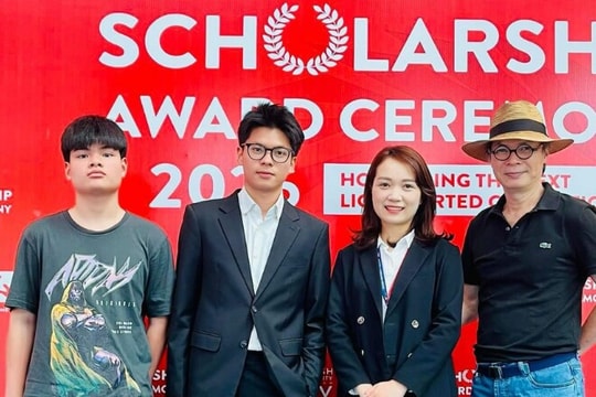 Trần Tú con trai NSND Trần Lực nhận học bổng đại học quốc tế, theo đuổi ngành Marketing